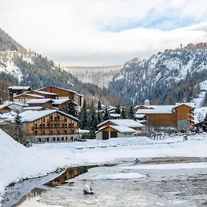 Tetras Hotel